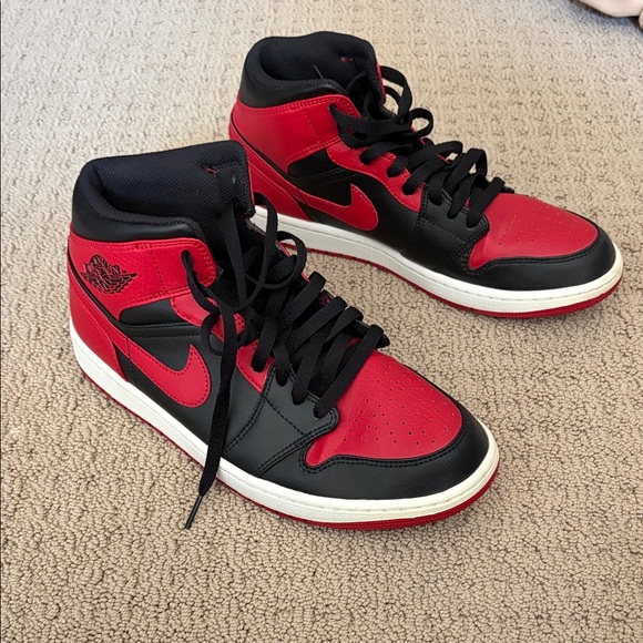 Nike Jordan 1 Mid Bred - Lightly Used (No Box) - Picture 2 of 6